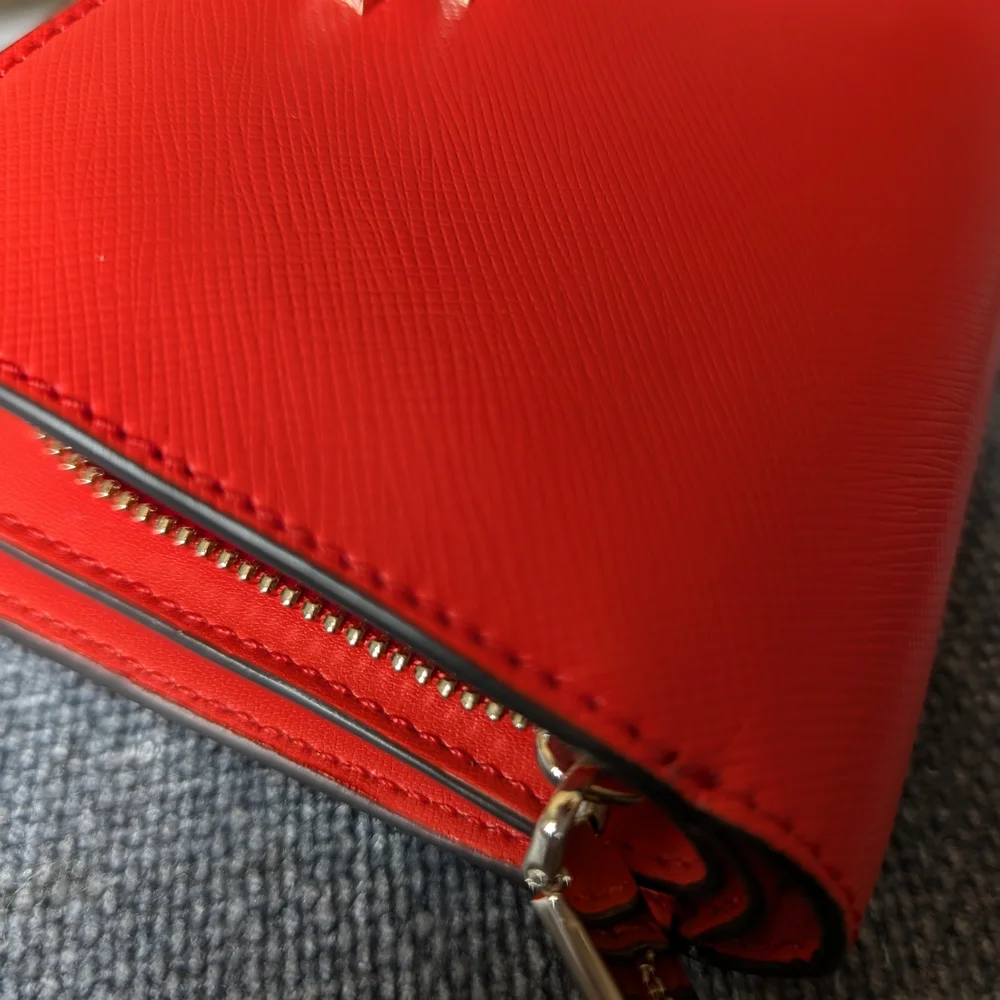 Kate Spade Vibrant Red Wallet.Used Once - Picture 6 of 9